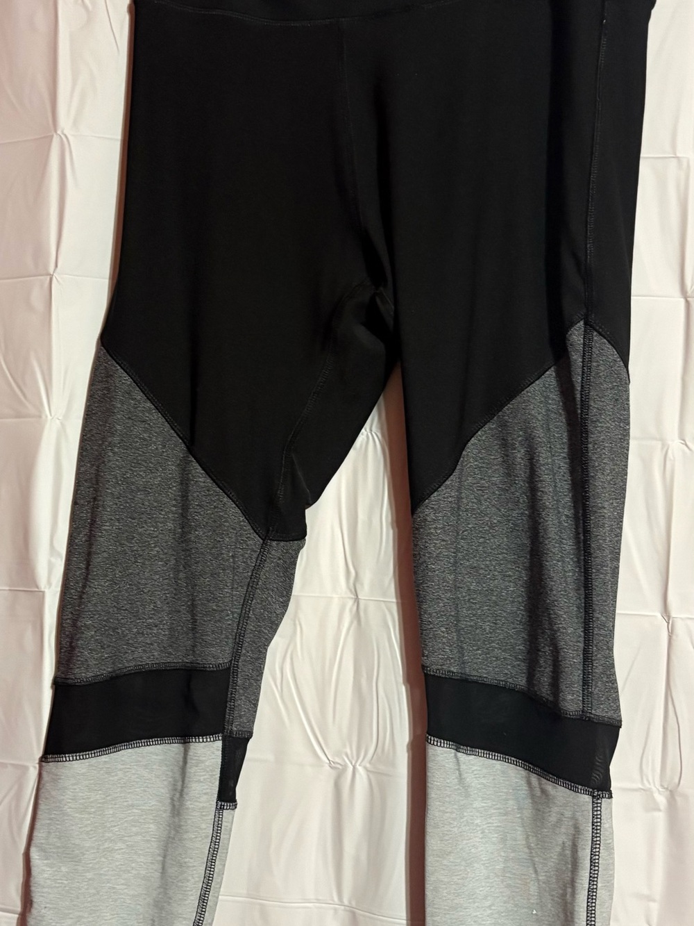 Nike Black and Gray Colorblock Leggings